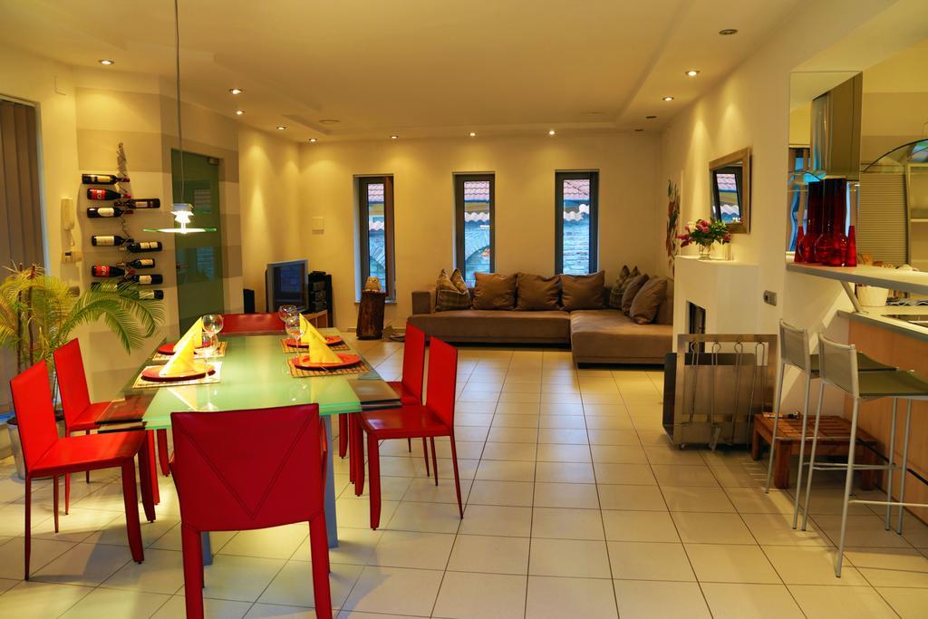 Villa Hajnal Nyaralohaz Balatonfenyves Exterior foto